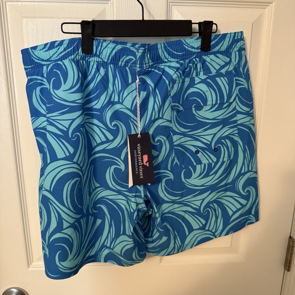 Vineyard Vines Men's Performance Swim Trunks Large Aqua Blue/White Mesh Liner - Picture 4 of 15